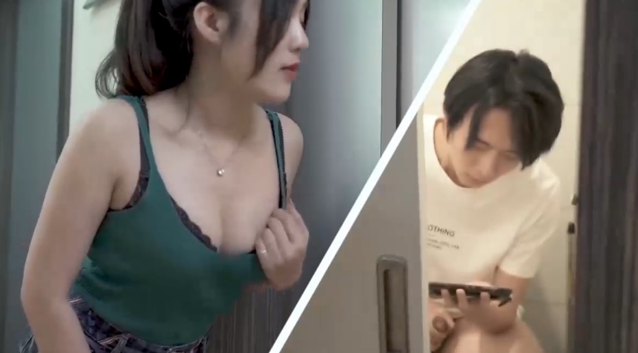 Vừa chơi bắn súng PS4 vừa chọc chuối vào lồn em hàng xóm